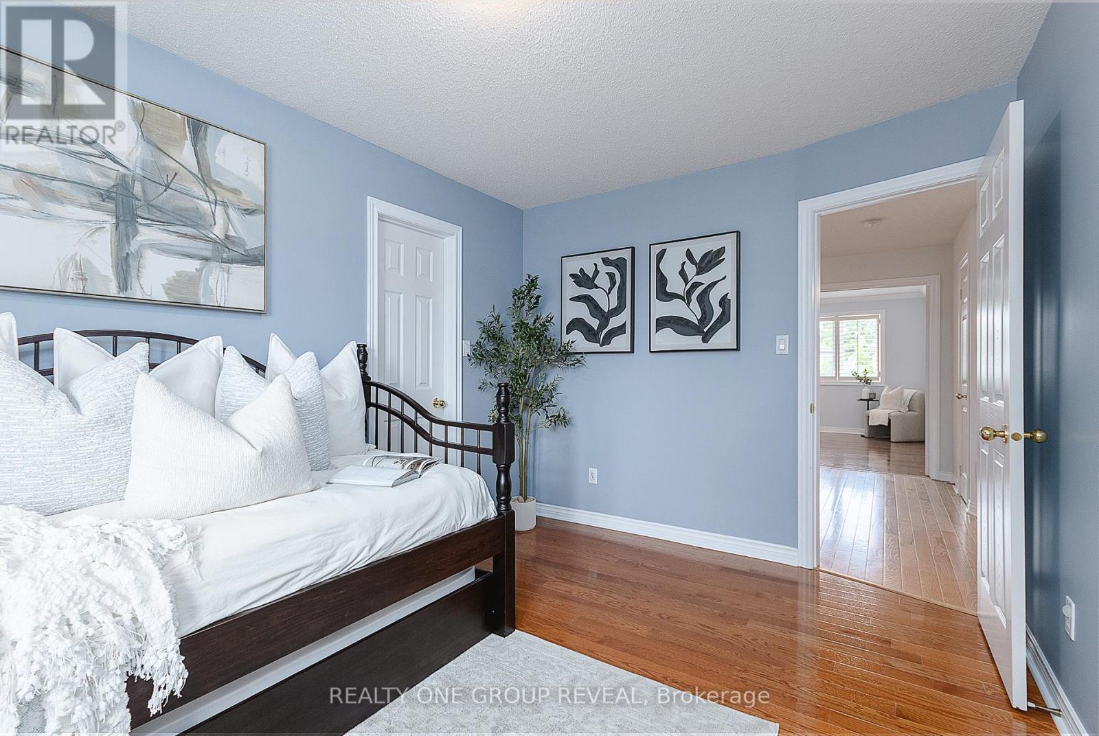 Photo 34 of 1003 Catskill Drive, Oshawa ON