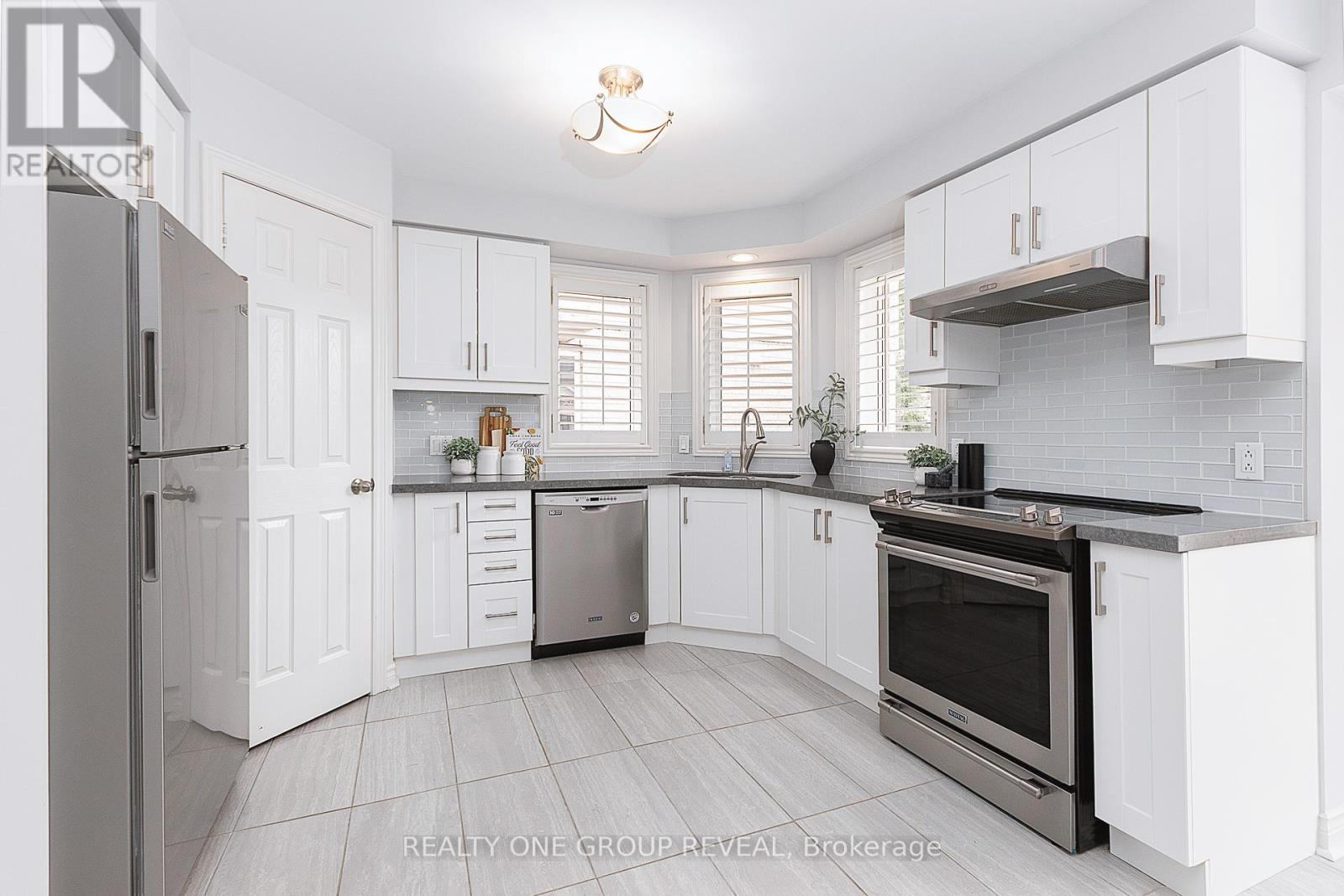 Photo 7 of 1003 Catskill Drive, Oshawa ON