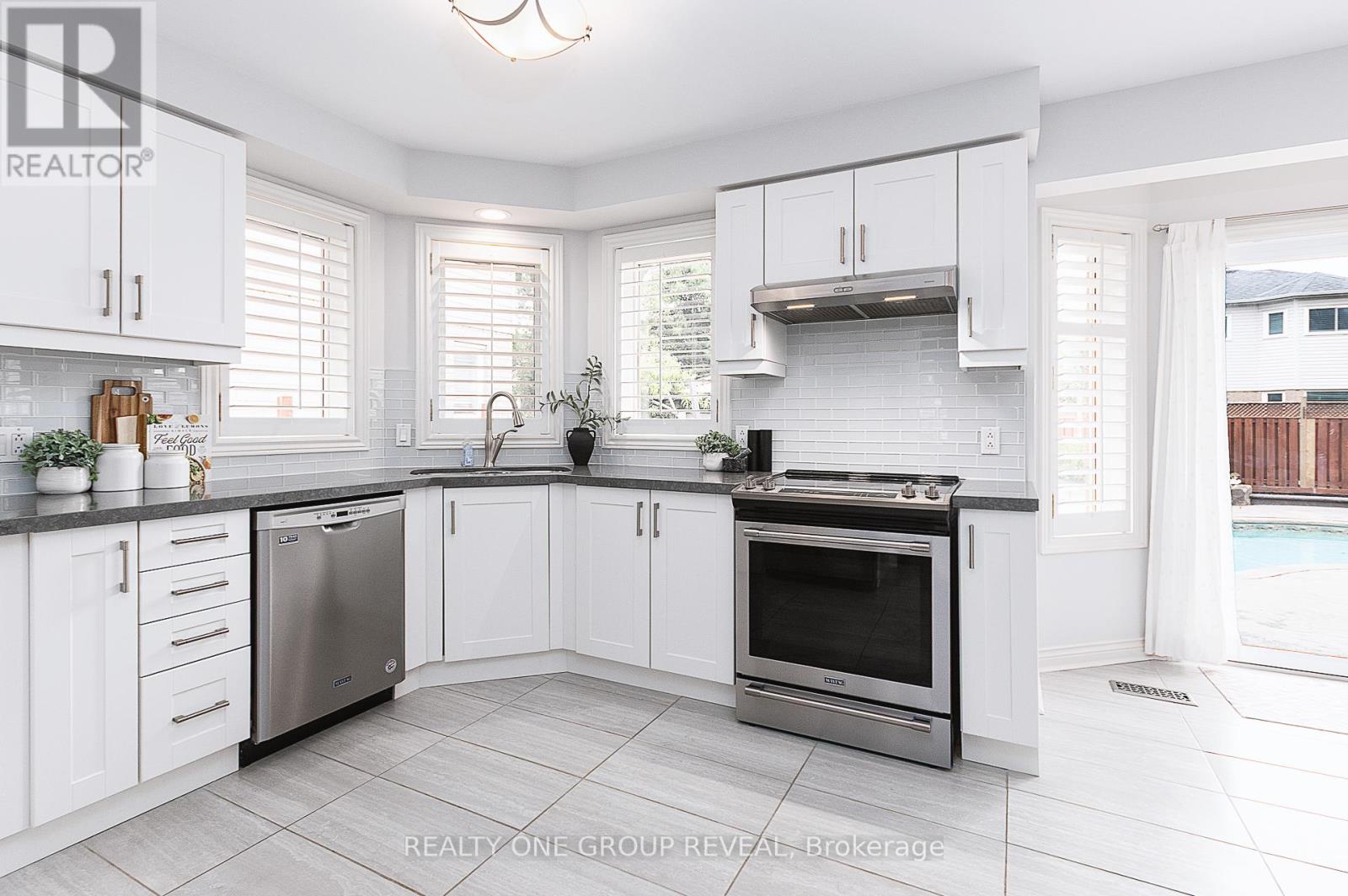 Photo 8 of 1003 Catskill Drive, Oshawa ON