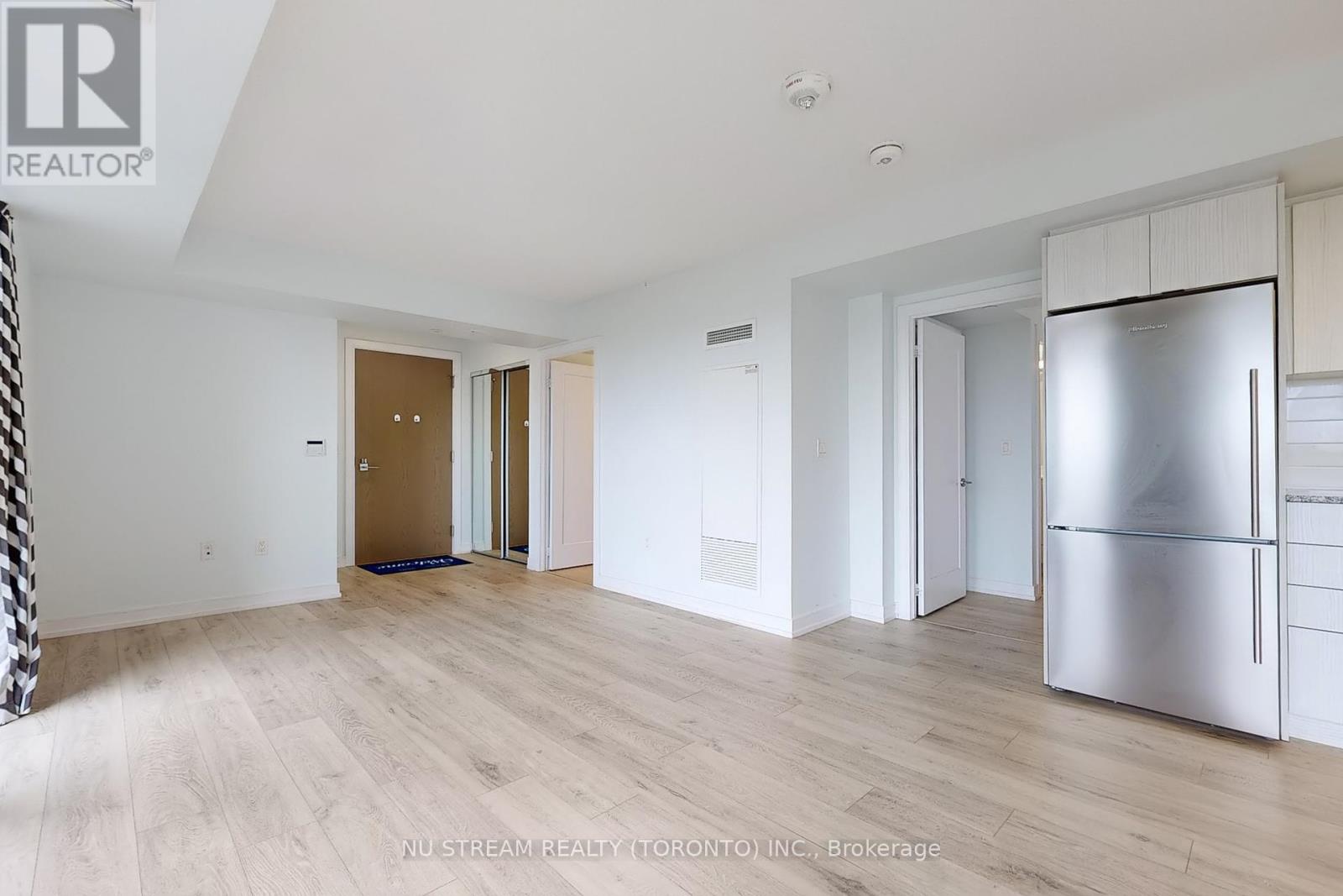 Photo 10 of 2403 225 Village Green Square, Toronto ON