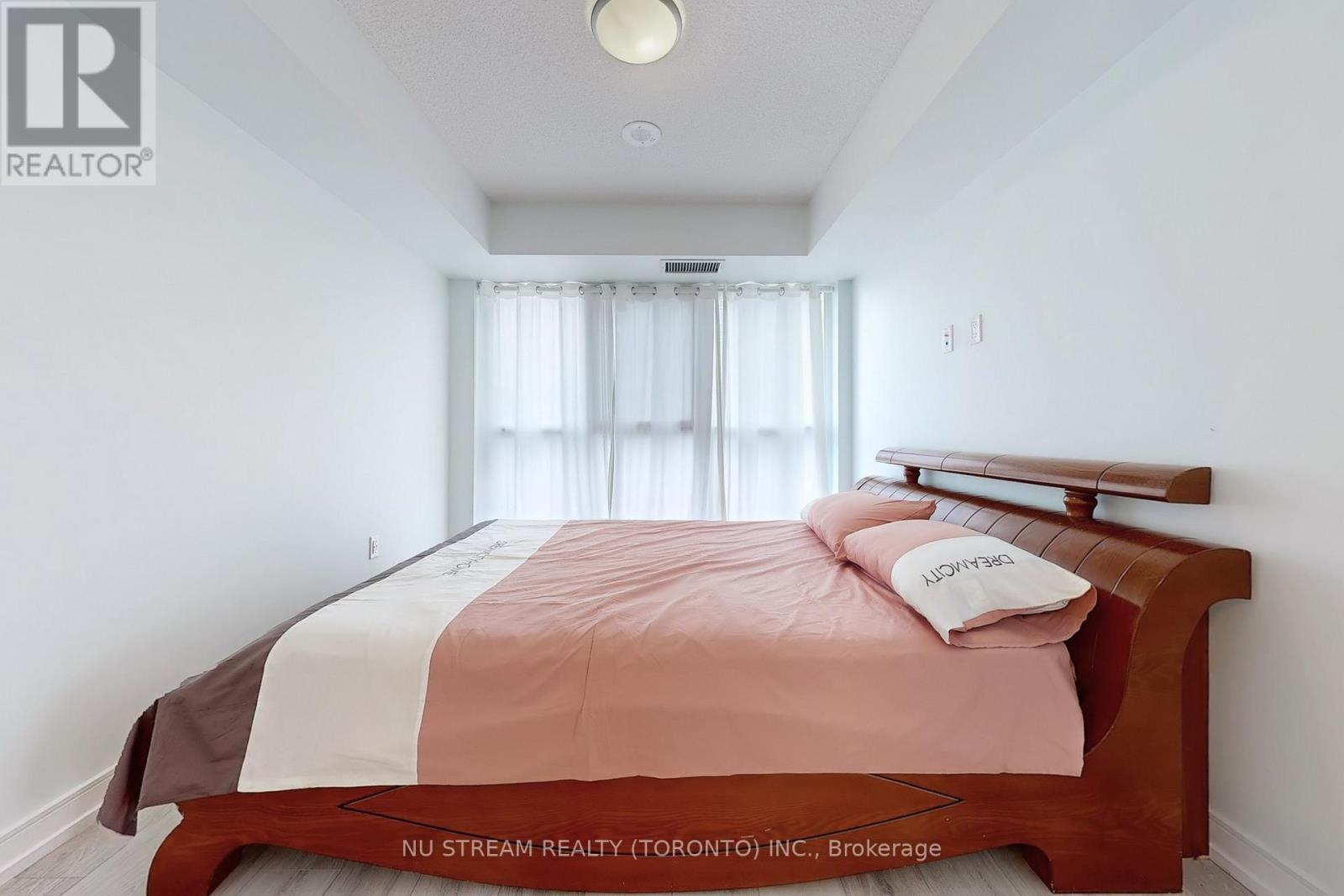 Photo 18 of 2403 225 Village Green Square, Toronto ON
