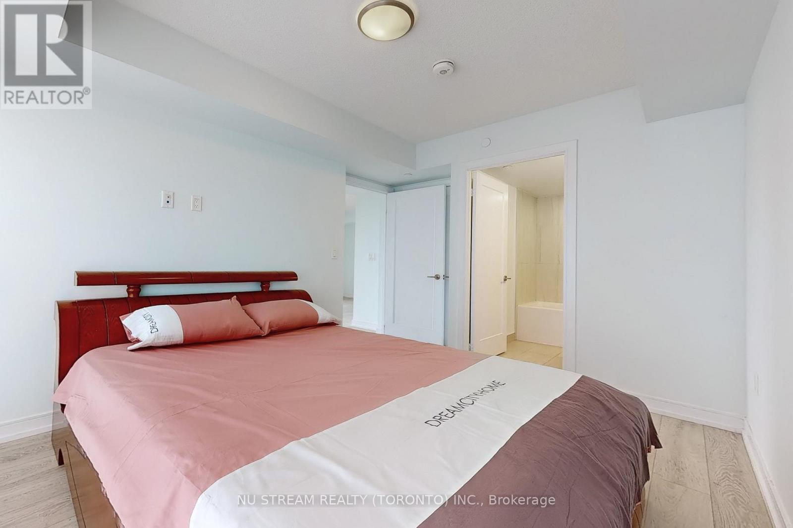 Photo 19 of 2403 225 Village Green Square, Toronto ON
