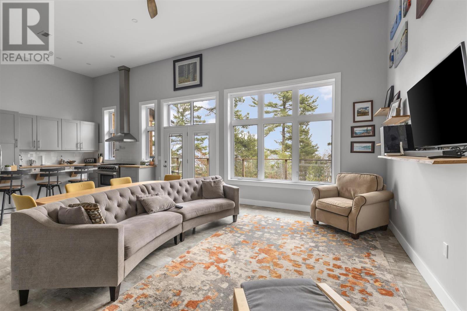 Photo 14 of 35 Emily Ct, Huron Shores ON