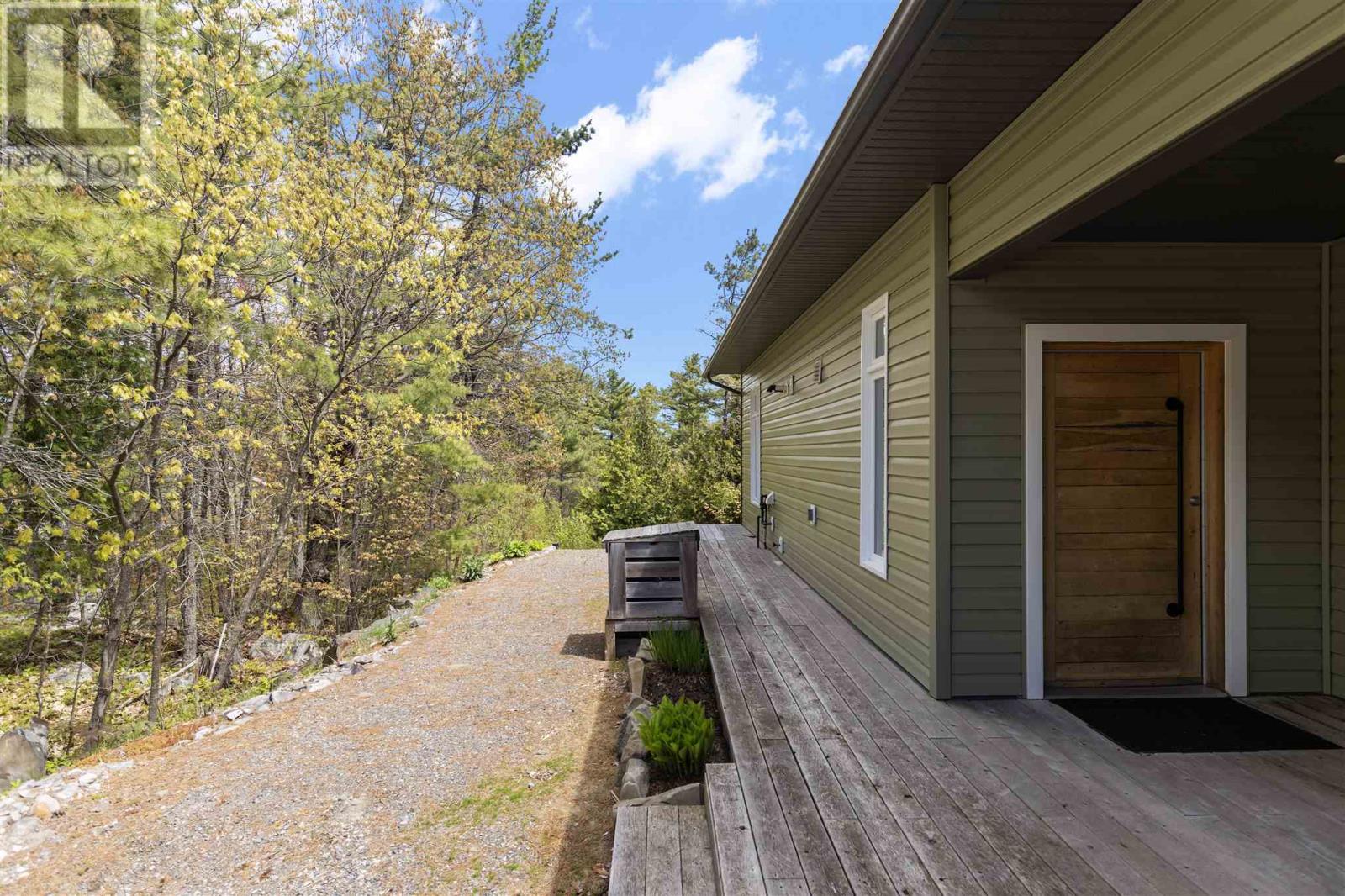 Photo 11 of 35 Emily Ct, Huron Shores ON