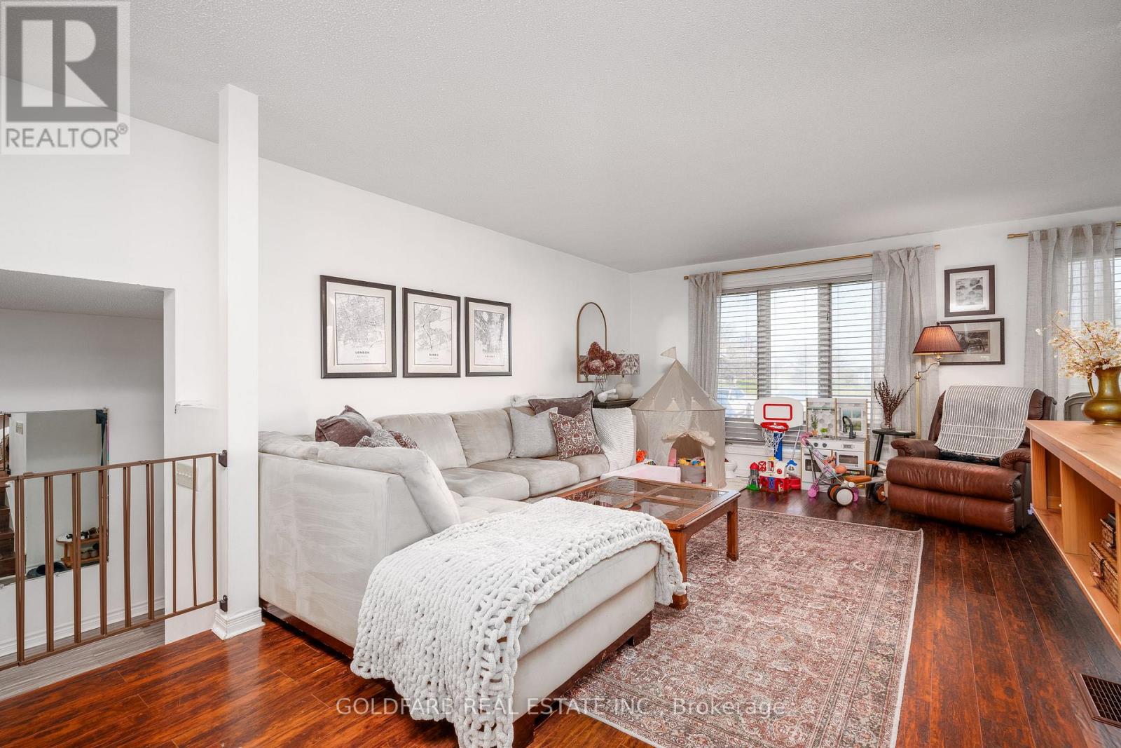 Photo 10 of 1635 Innisfil Beach Road, Innisfil ON