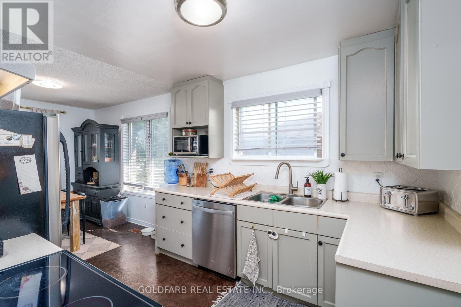 Photo 13 of 1635 Innisfil Beach Road, Innisfil ON