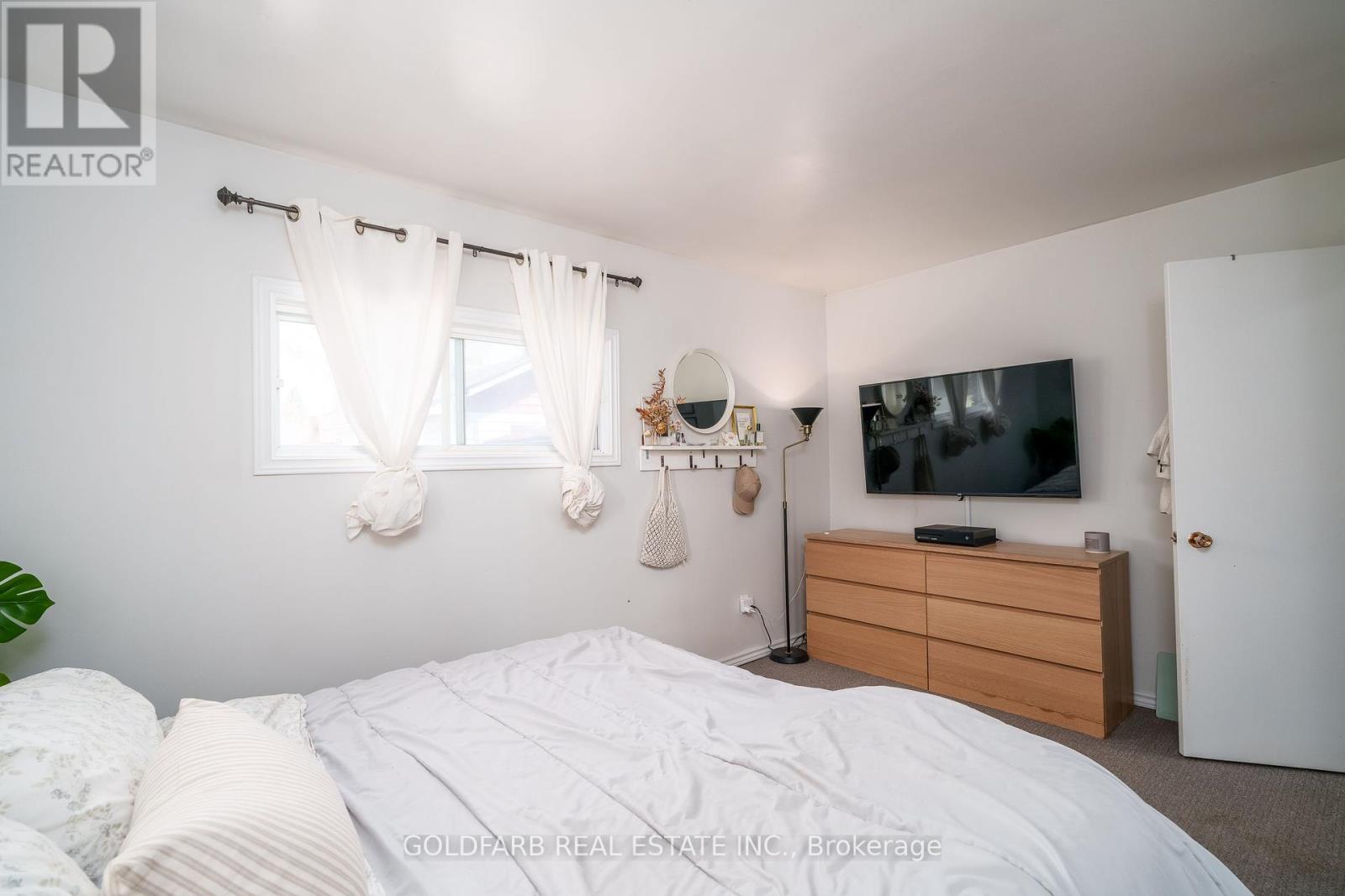 Photo 21 of 1635 Innisfil Beach Road, Innisfil ON