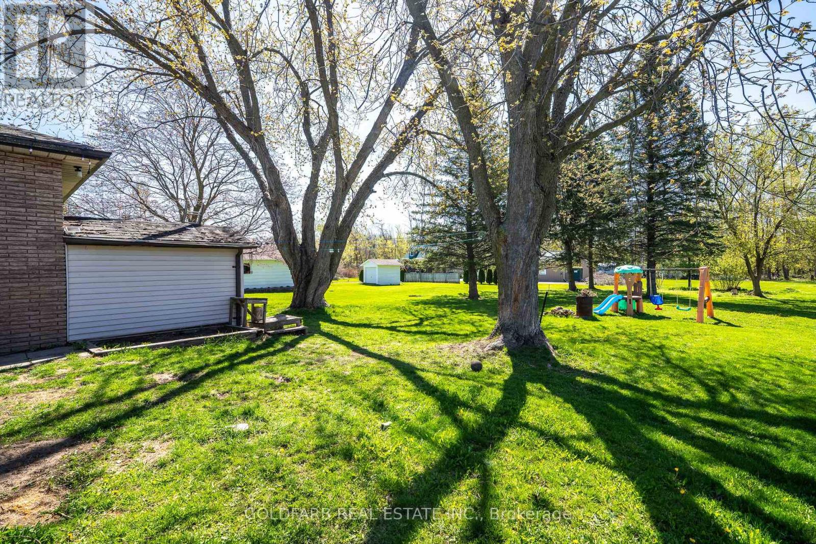 Photo 36 of 1635 Innisfil Beach Road, Innisfil ON