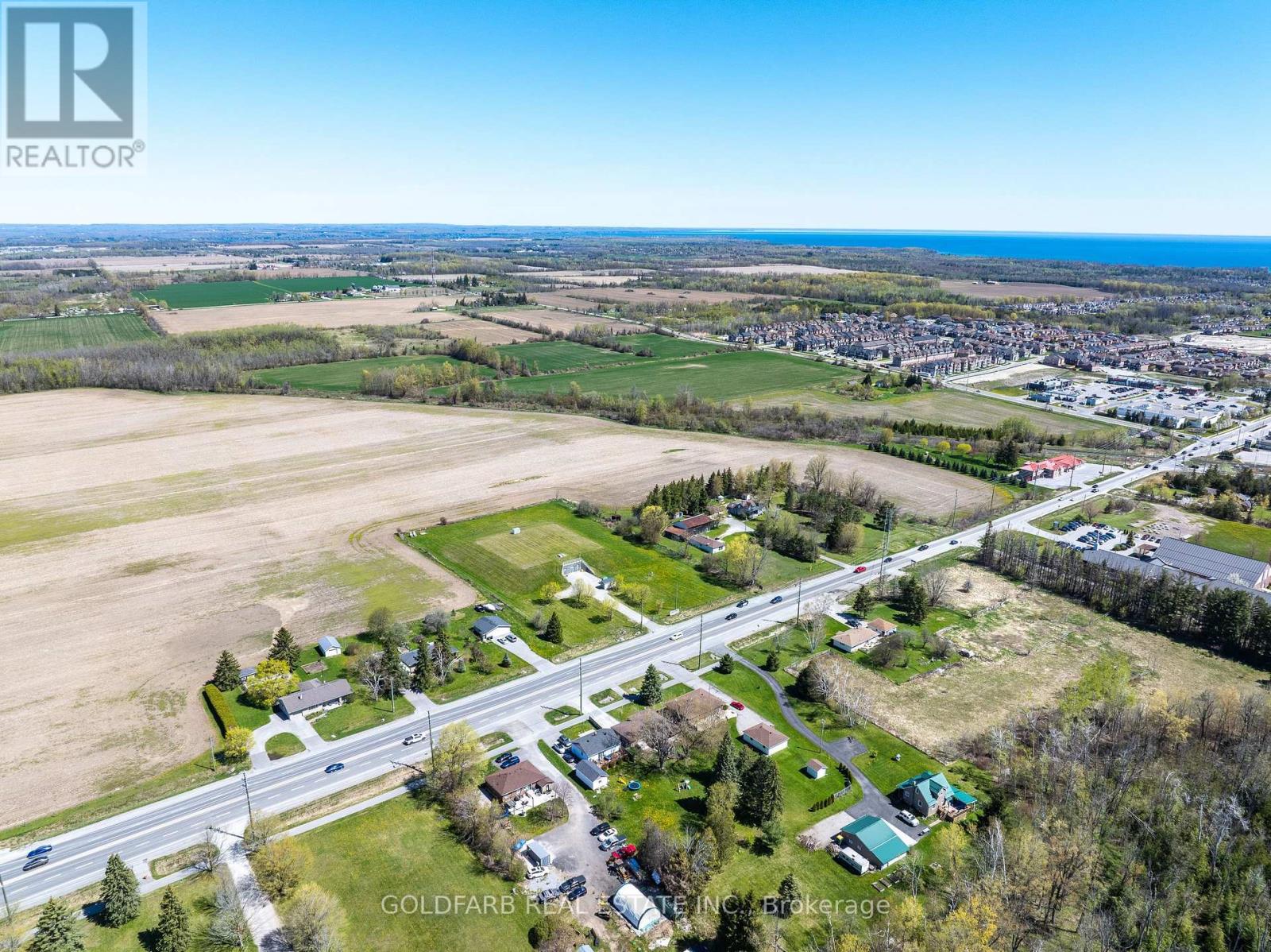 Photo 40 of 1635 Innisfil Beach Road, Innisfil ON