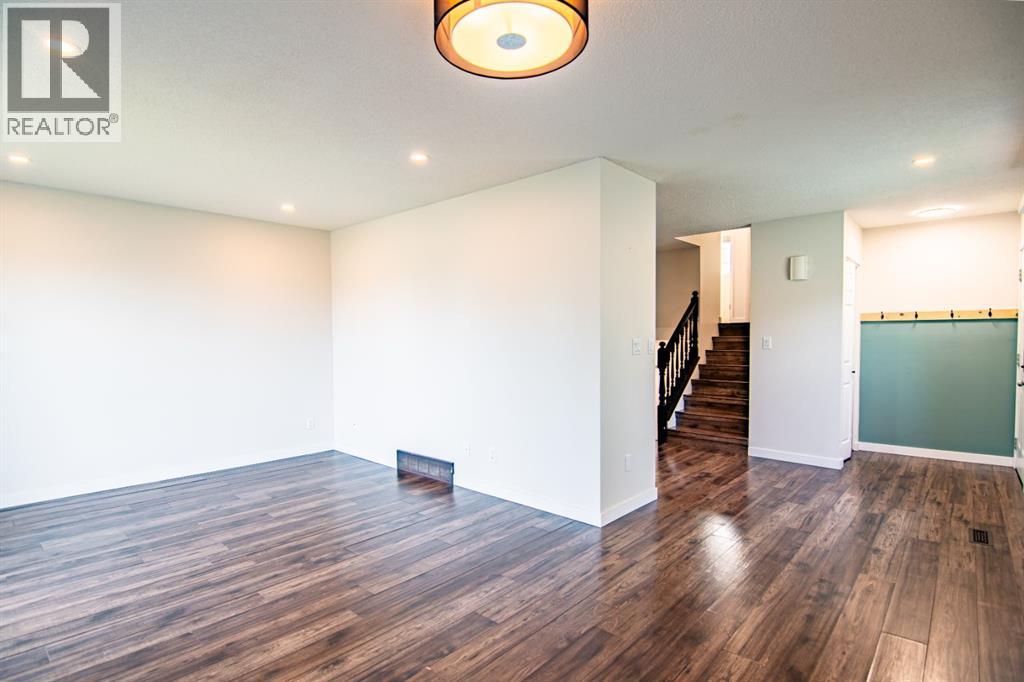 Photo 6 of 135 Rutherford Drive, Red Deer AB
