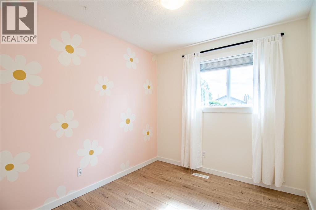 Photo 11 of 135 Rutherford Drive, Red Deer AB