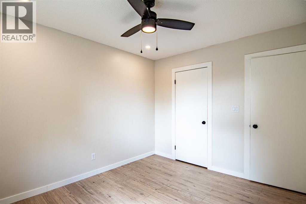 Photo 10 of 135 Rutherford Drive, Red Deer AB