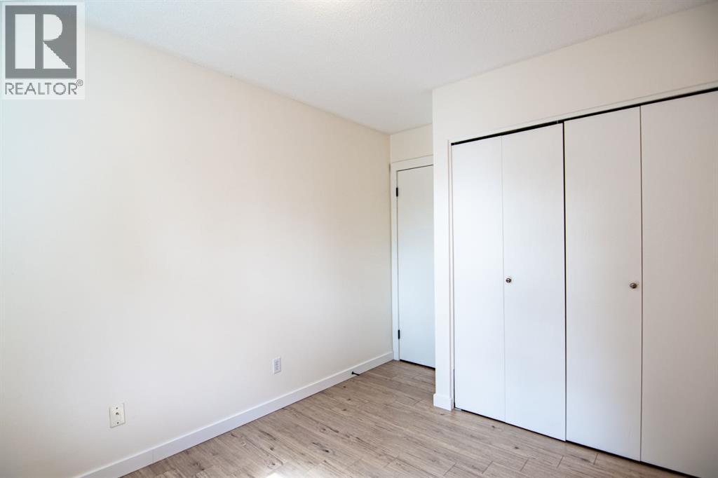 Photo 12 of 135 Rutherford Drive, Red Deer AB