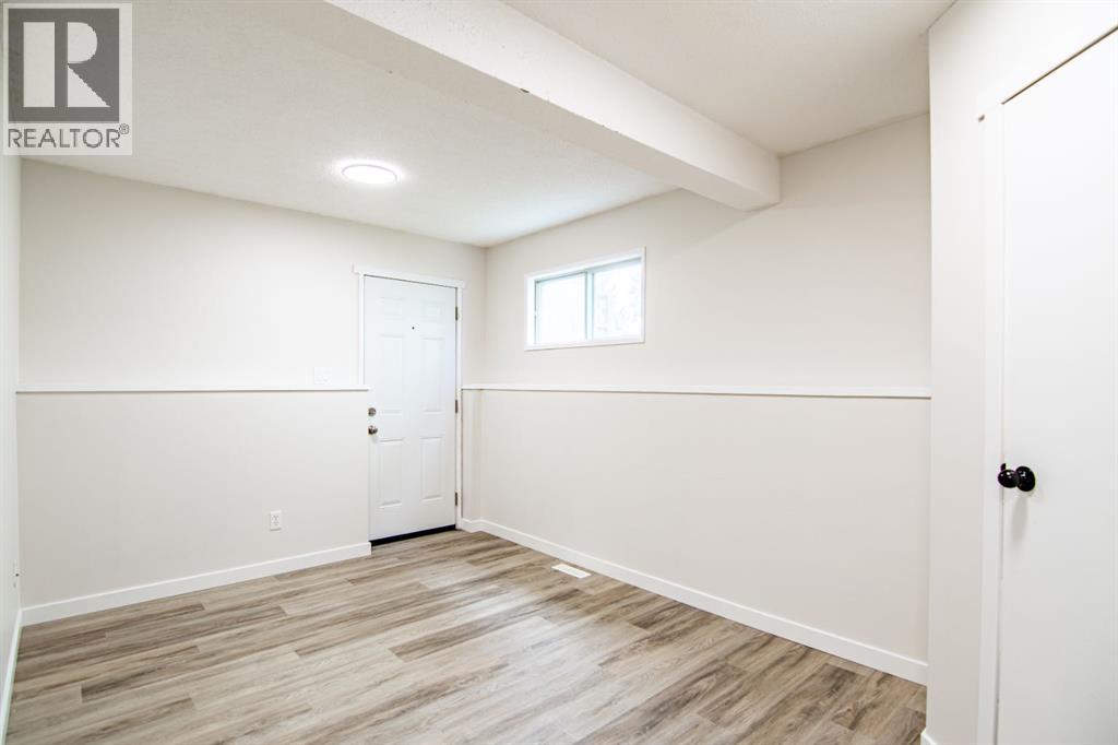 Photo 15 of 135 Rutherford Drive, Red Deer AB