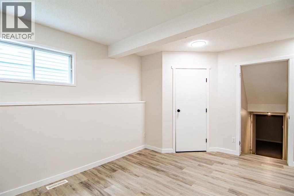 Photo 16 of 135 Rutherford Drive, Red Deer AB