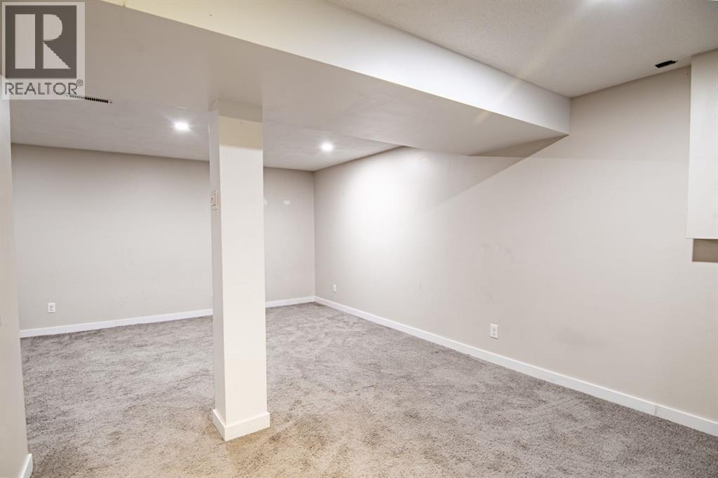 Photo 21 of 135 Rutherford Drive, Red Deer AB