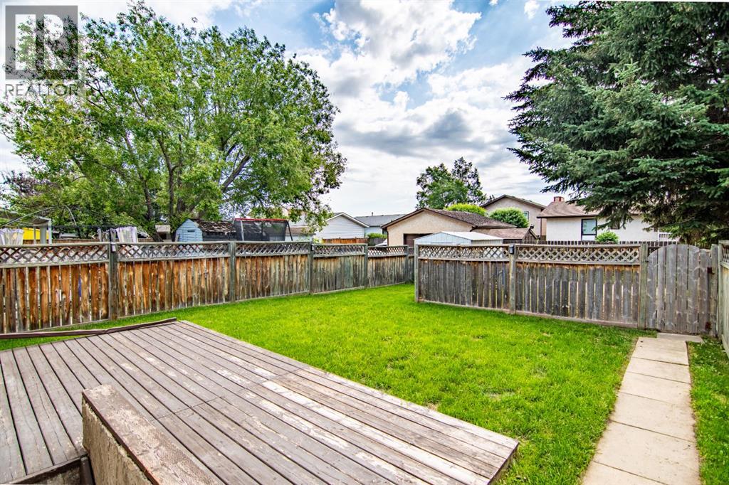 Photo 26 of 135 Rutherford Drive, Red Deer AB