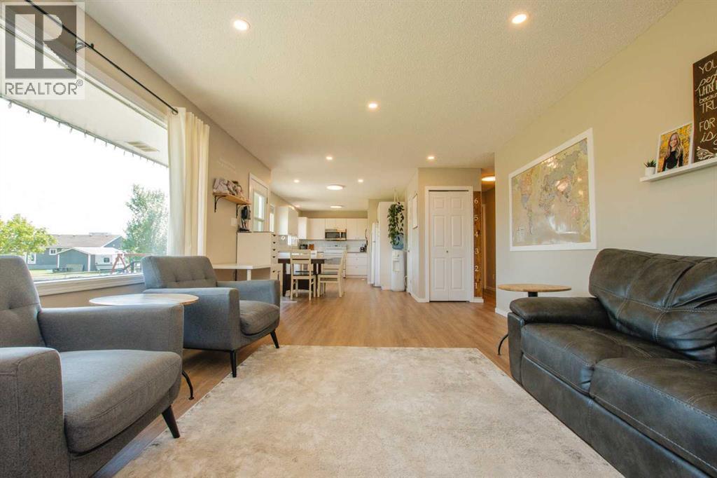 Photo 3 of 9507 98 Street, Sexsmith AB