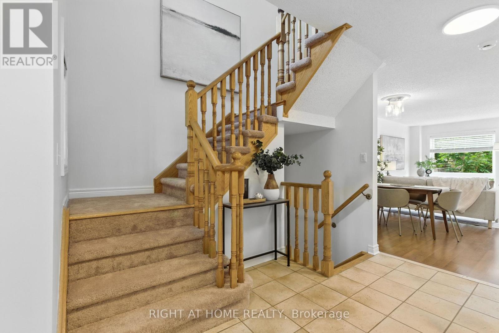 Photo 20 of 61 Corianne Avenue, Whitby ON