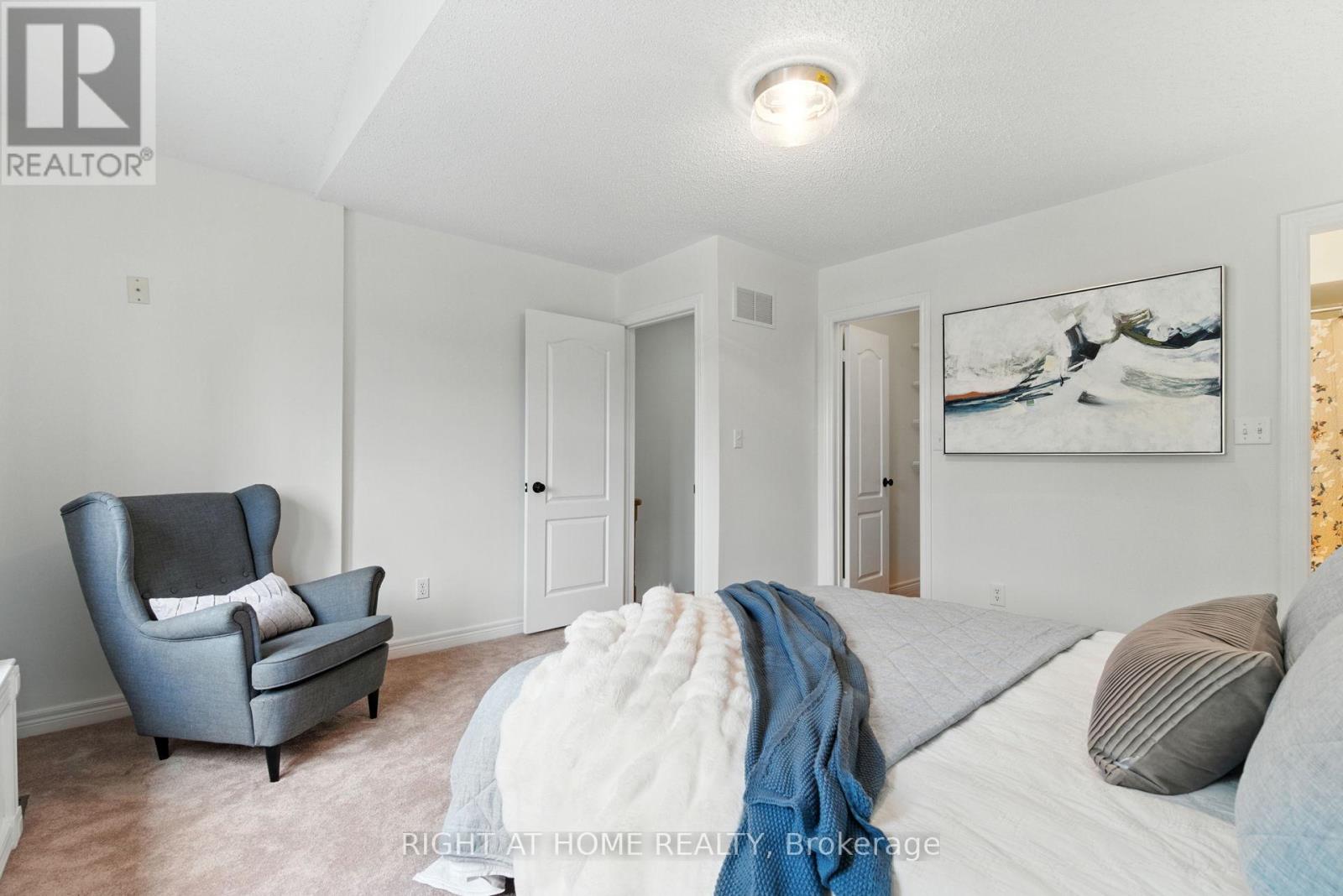 Photo 30 of 61 Corianne Avenue, Whitby ON