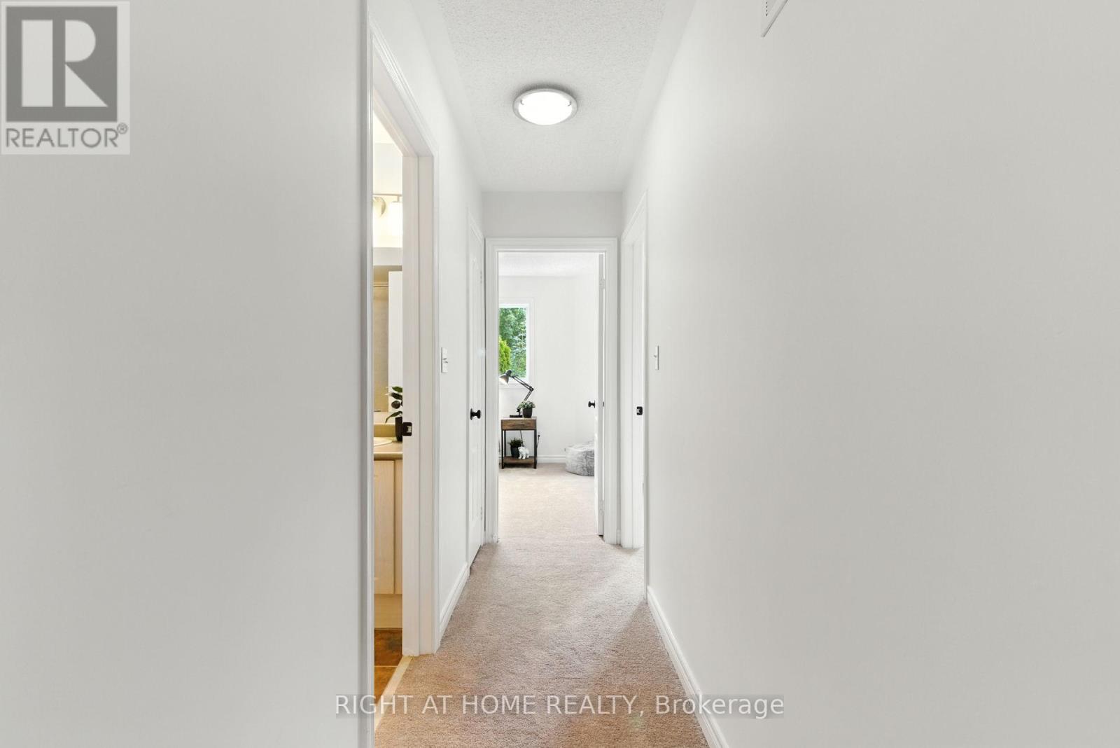 Photo 31 of 61 Corianne Avenue, Whitby ON