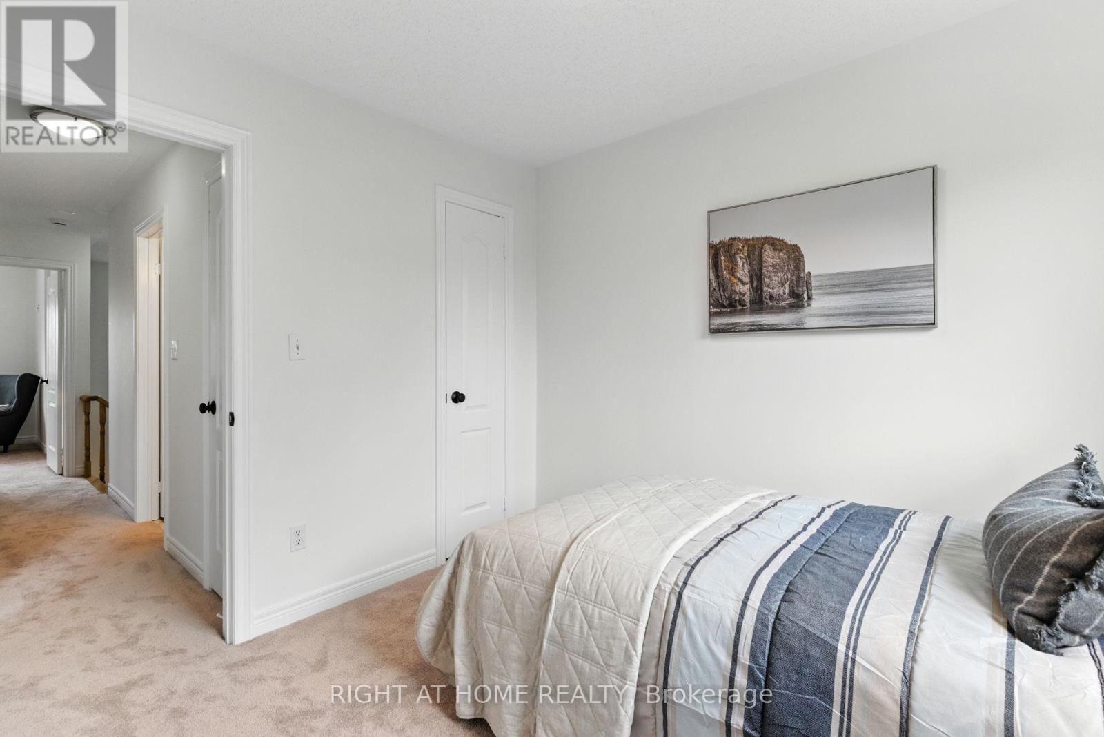 Photo 35 of 61 Corianne Avenue, Whitby ON