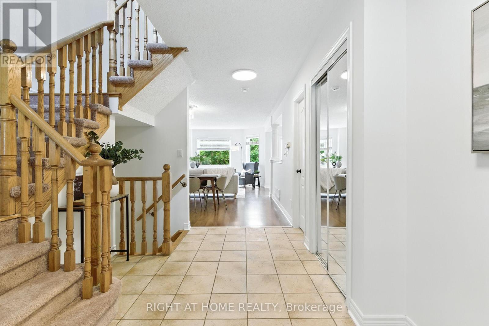 Photo 6 of 61 Corianne Avenue, Whitby ON