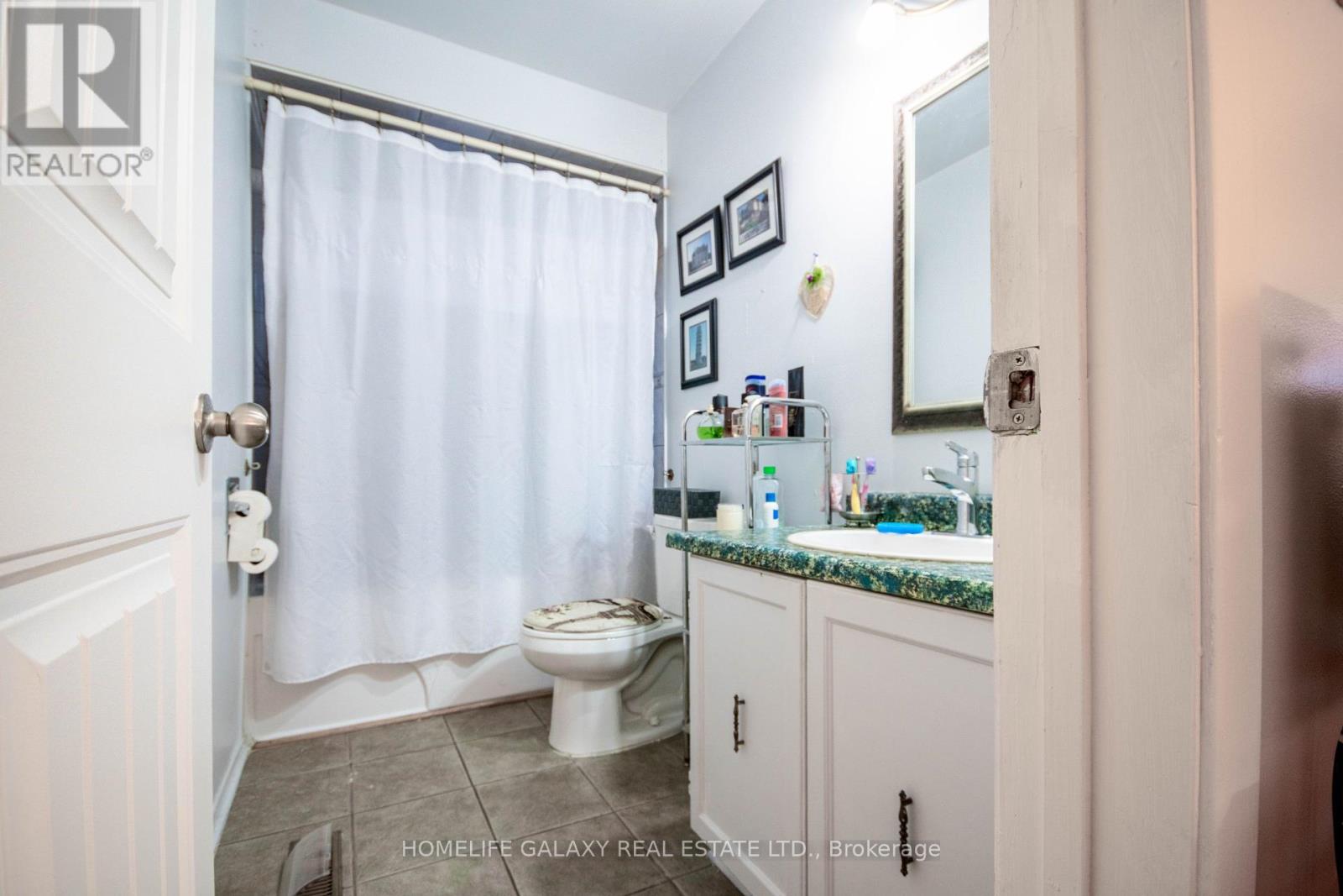 Photo 16 of 1846 Cricket Lane, Pickering ON