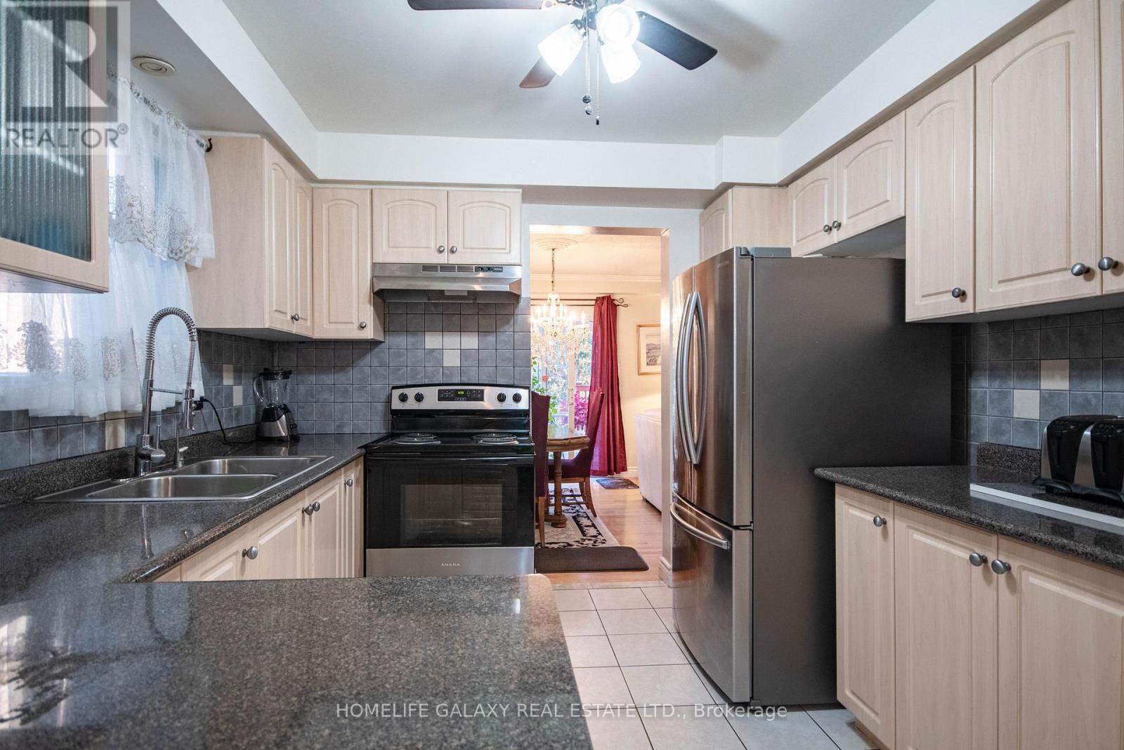 Photo 9 of 1846 Cricket Lane, Pickering ON