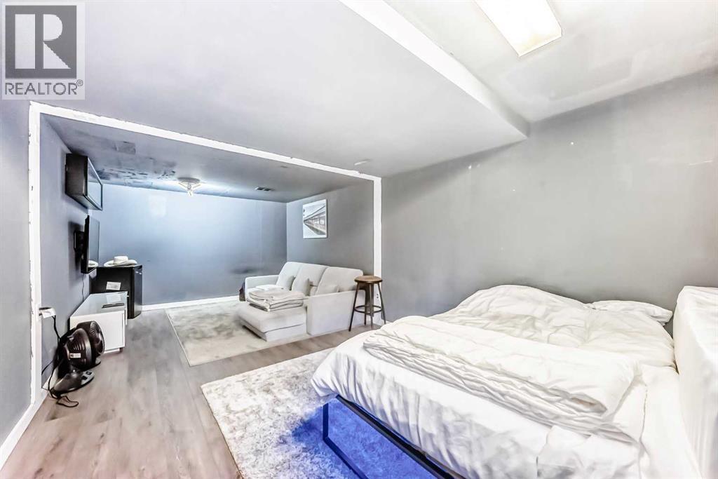 Single Family House for Sale in   Berwick Crescent NW Beddington Heights Calgary 