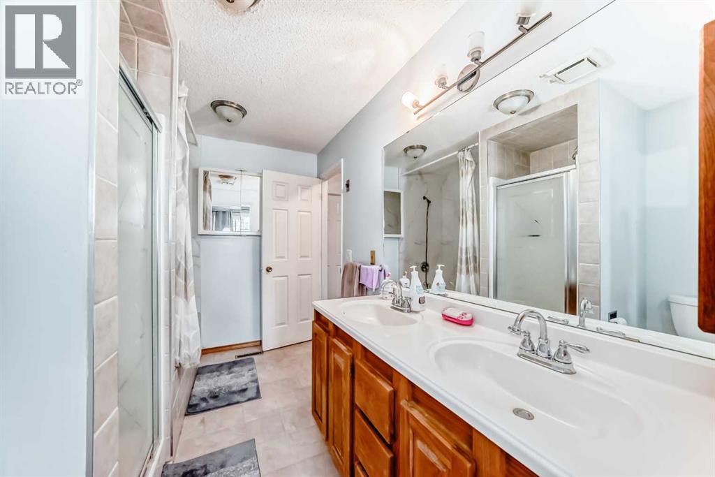 Single Family House for Sale in   Berwick Crescent NW Beddington Heights Calgary 