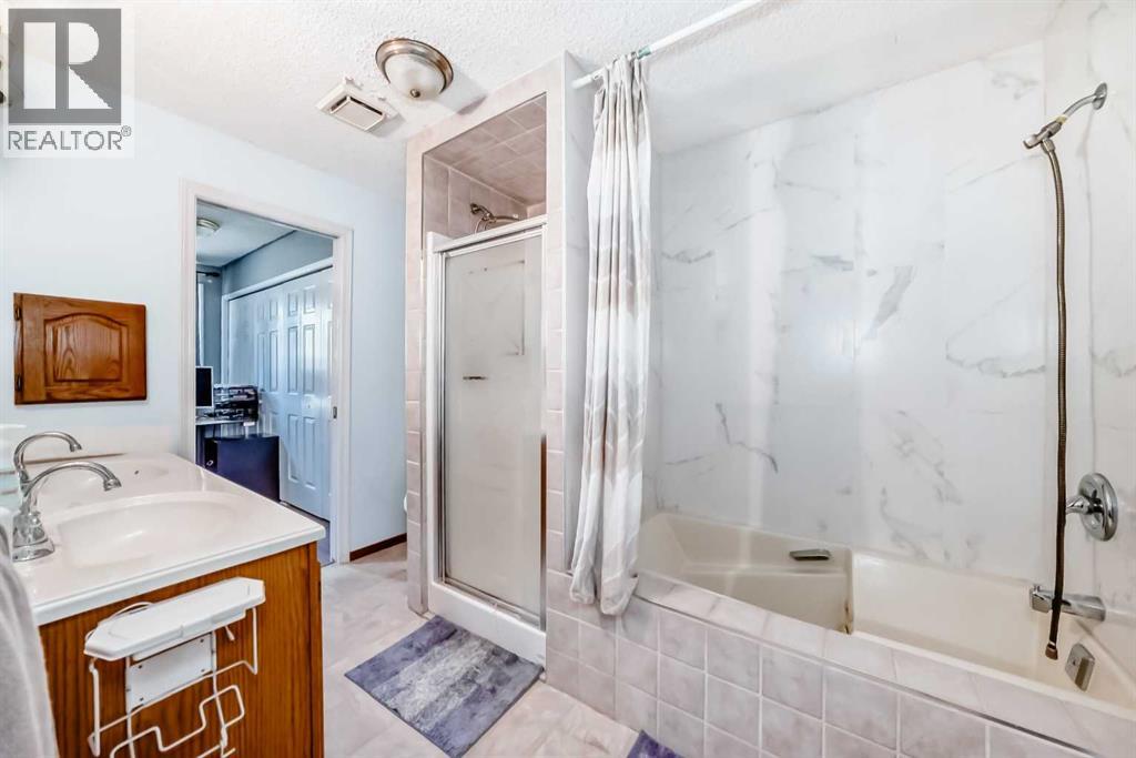 Single Family House for Sale in   Berwick Crescent NW Beddington Heights Calgary 