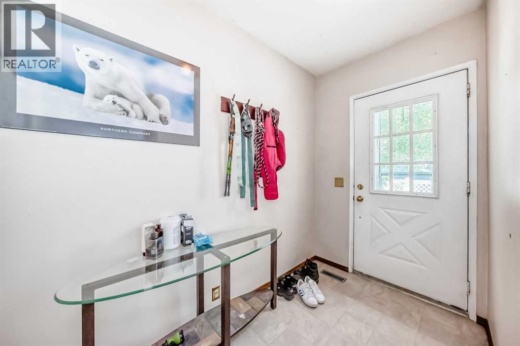 Single Family House for Sale in   Berwick Crescent NW Beddington Heights Calgary 