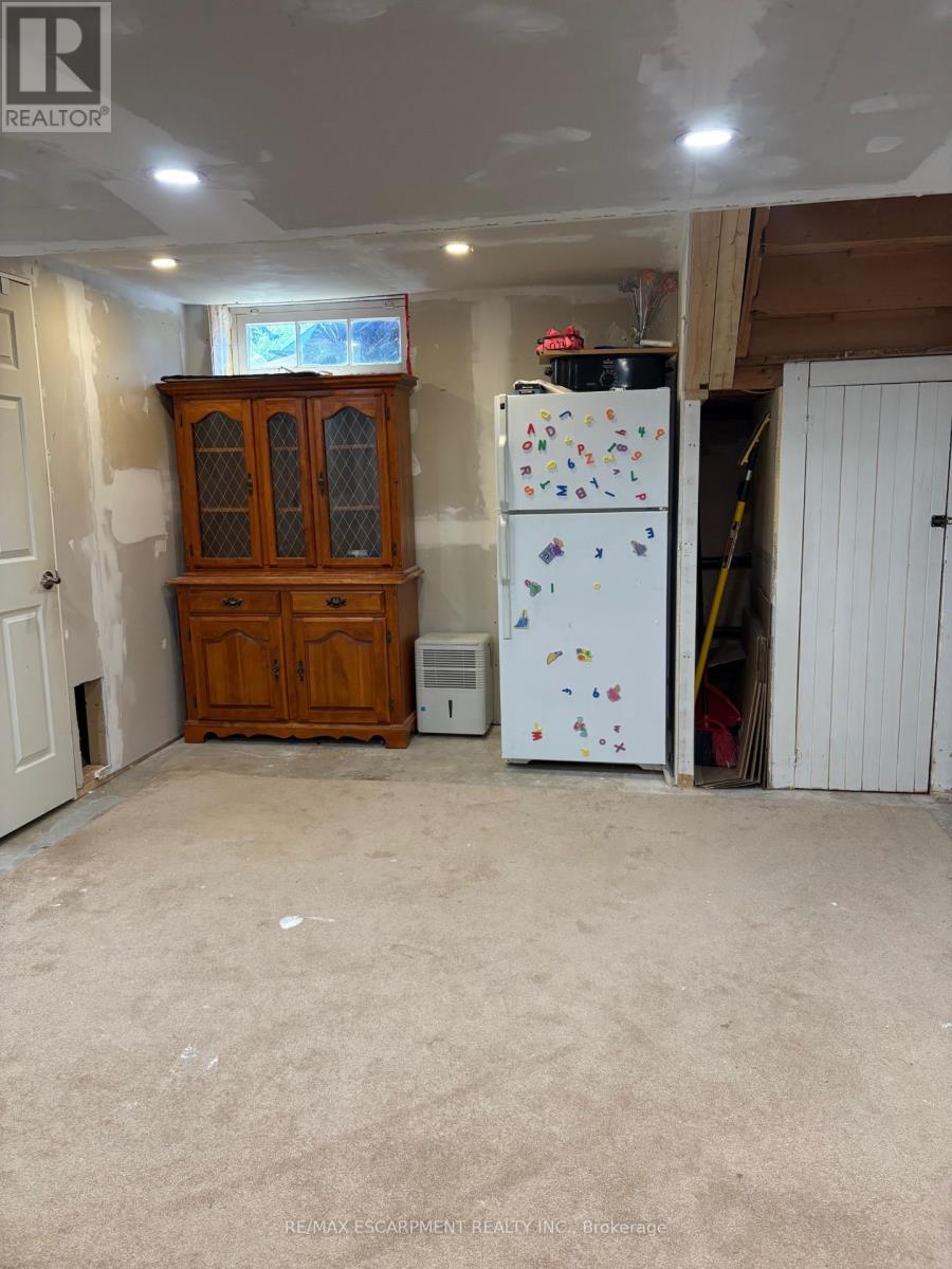 Photo 32 of 723 Glancaster Road, Hamilton ON