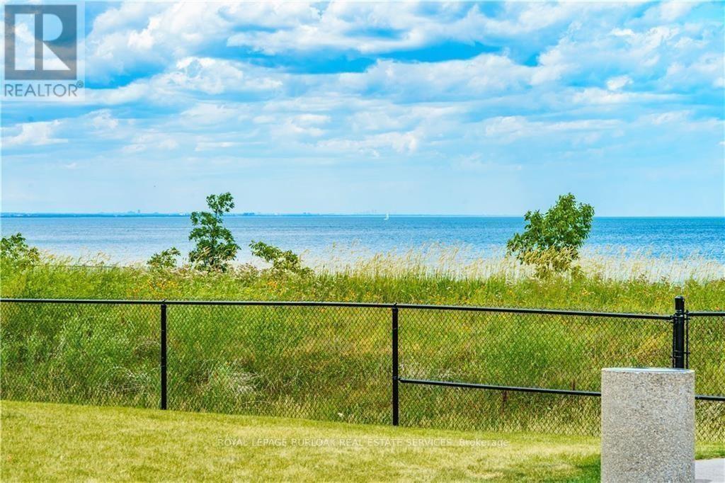 Photo 18 of 135 101 Shoreview Place, Hamilton ON