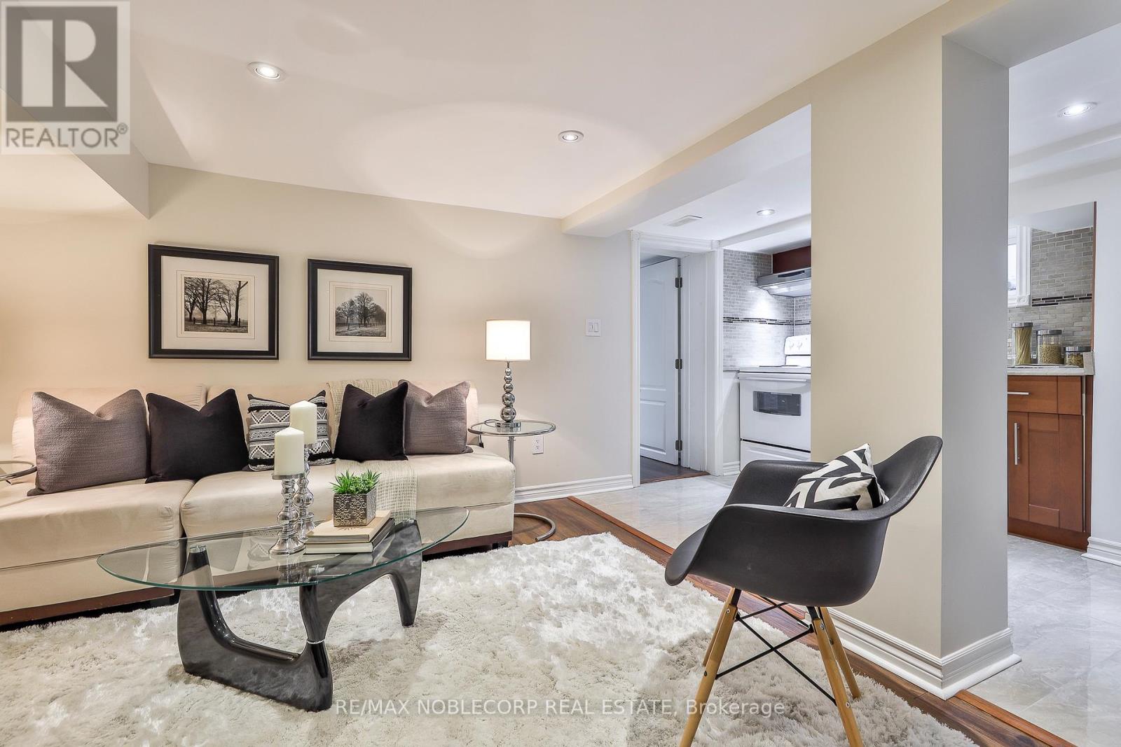 Photo 16 of Lower 16 Little Boulevard, Toronto ON