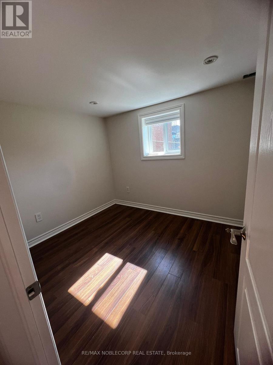 Photo 19 of Lower 16 Little Boulevard, Toronto ON
