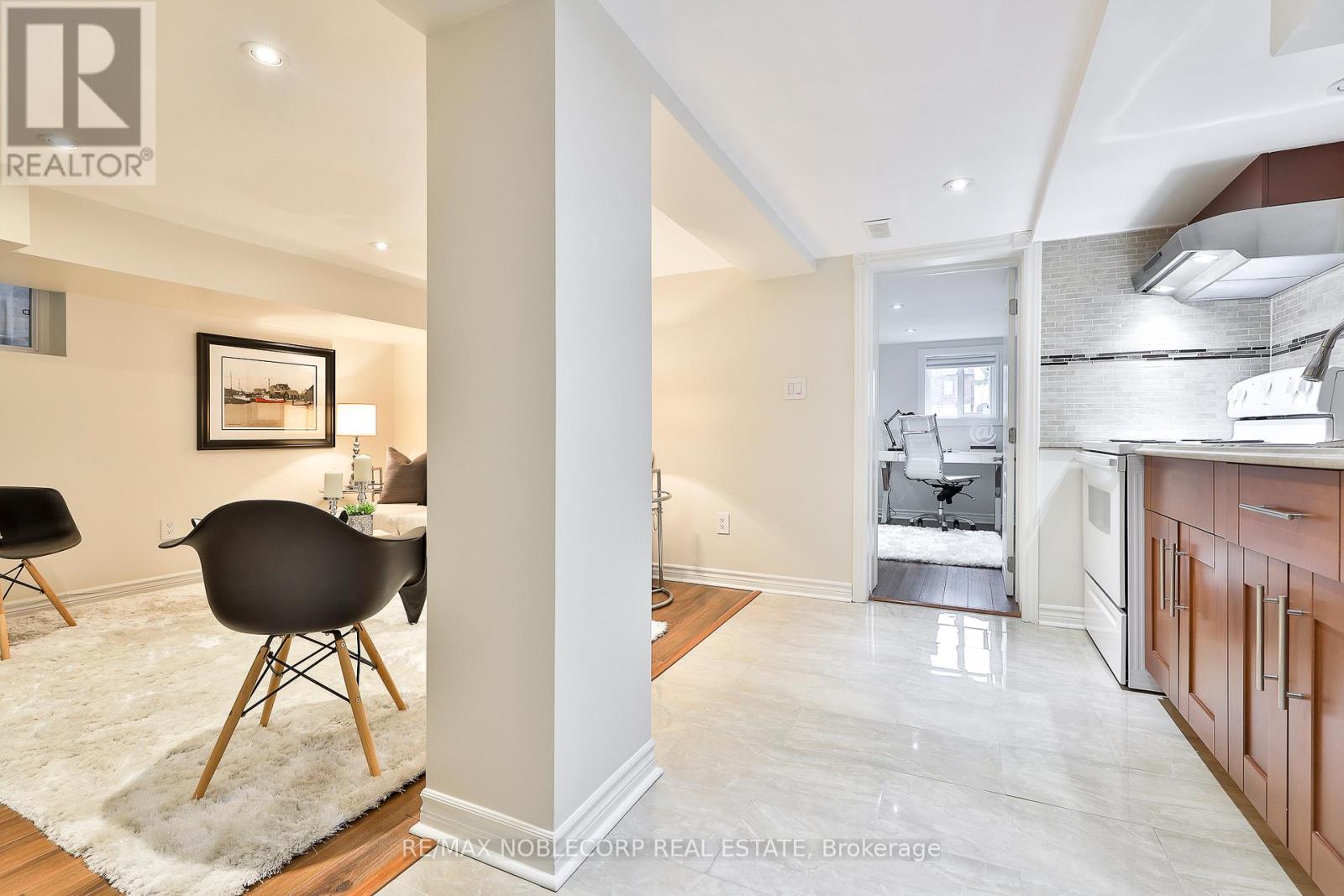 Photo 8 of Lower 16 Little Boulevard, Toronto ON