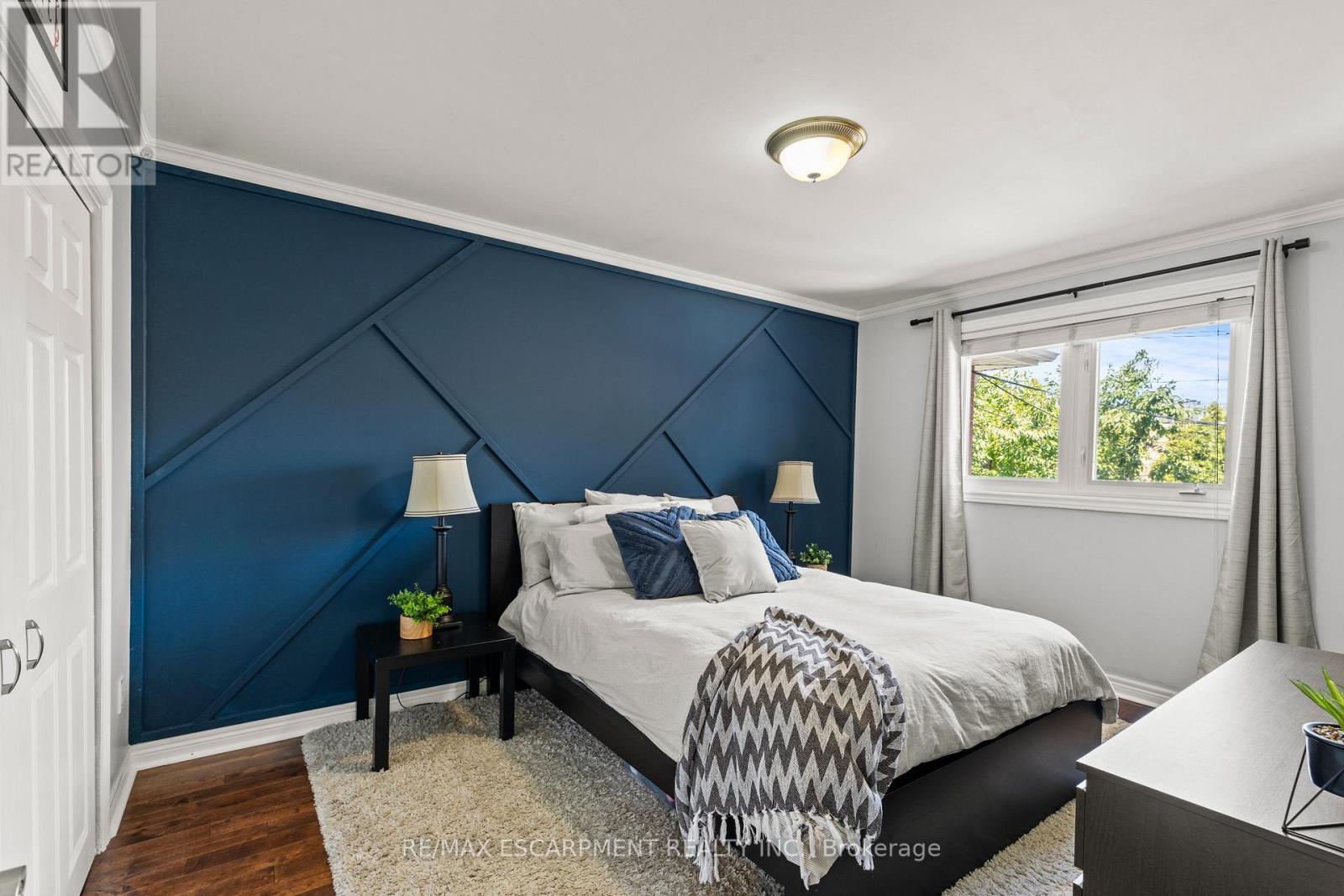 Photo 14 of 1298 Napier Crescent, Oakville ON