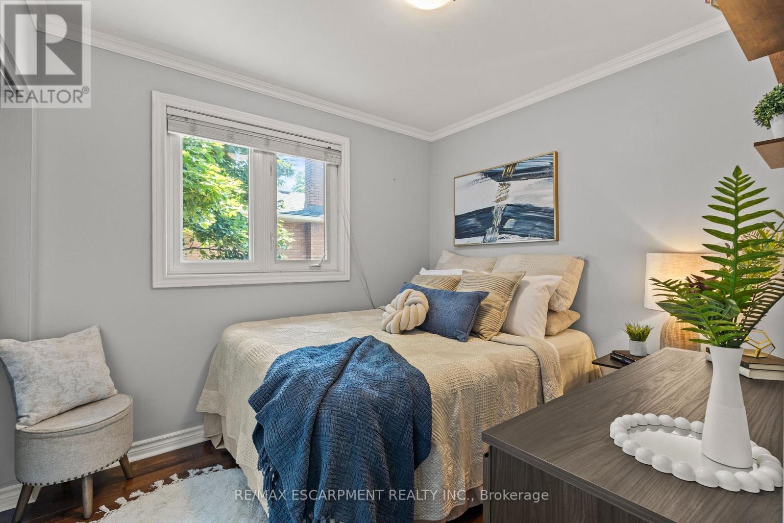 Photo 16 of 1298 Napier Crescent, Oakville ON