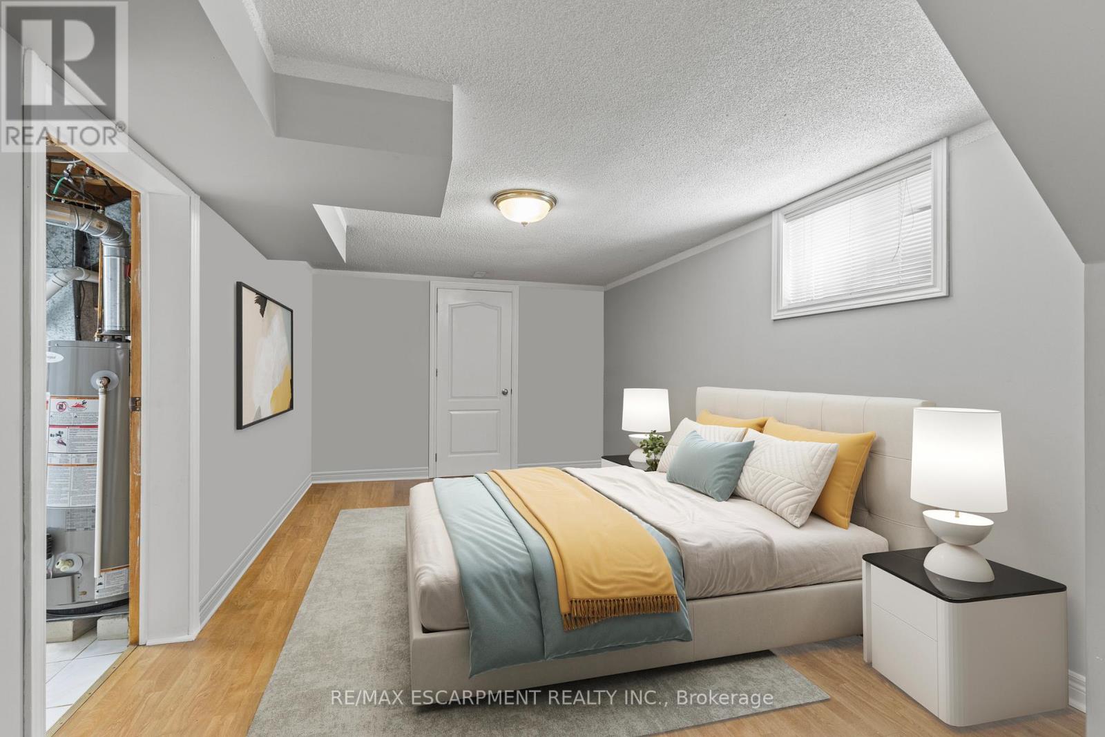 Photo 20 of 1298 Napier Crescent, Oakville ON
