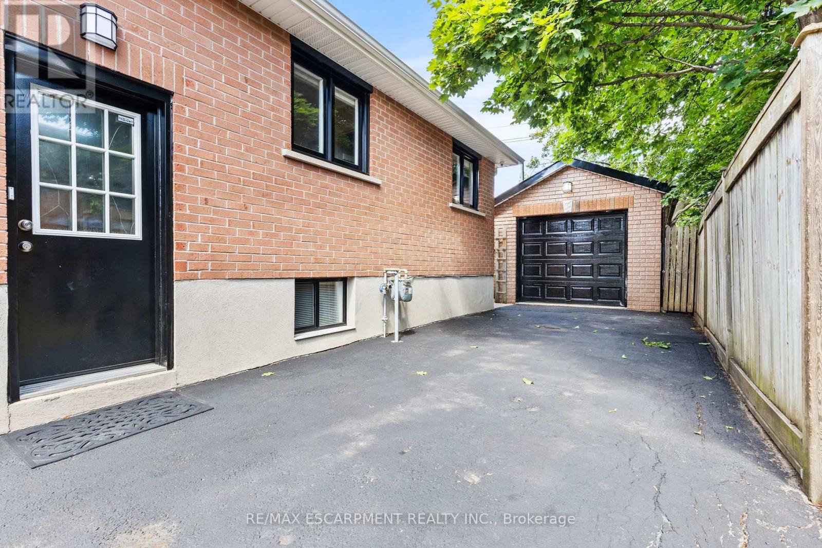 Photo 23 of 1298 Napier Crescent, Oakville ON