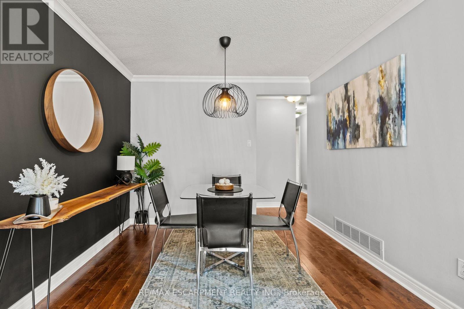 Photo 9 of 1298 Napier Crescent, Oakville ON
