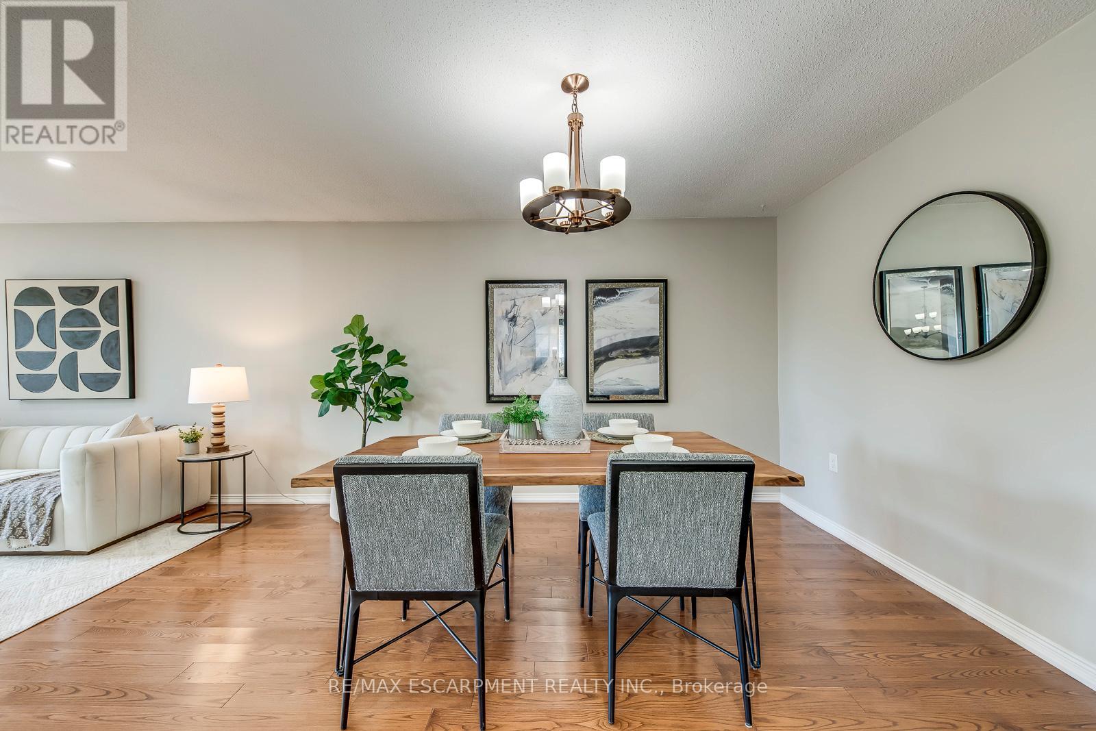 Photo 43 of 2309 Malcolm Crescent, Burlington ON