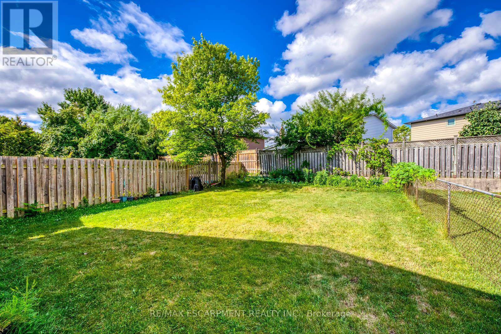 Photo 17 of 2309 Malcolm Crescent, Burlington ON