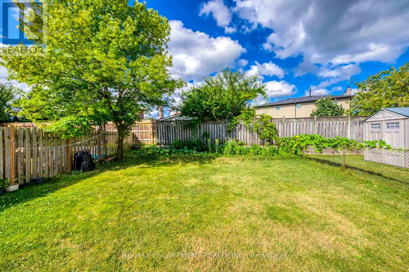 Photo 29 of 2309 Malcolm Crescent, Burlington ON