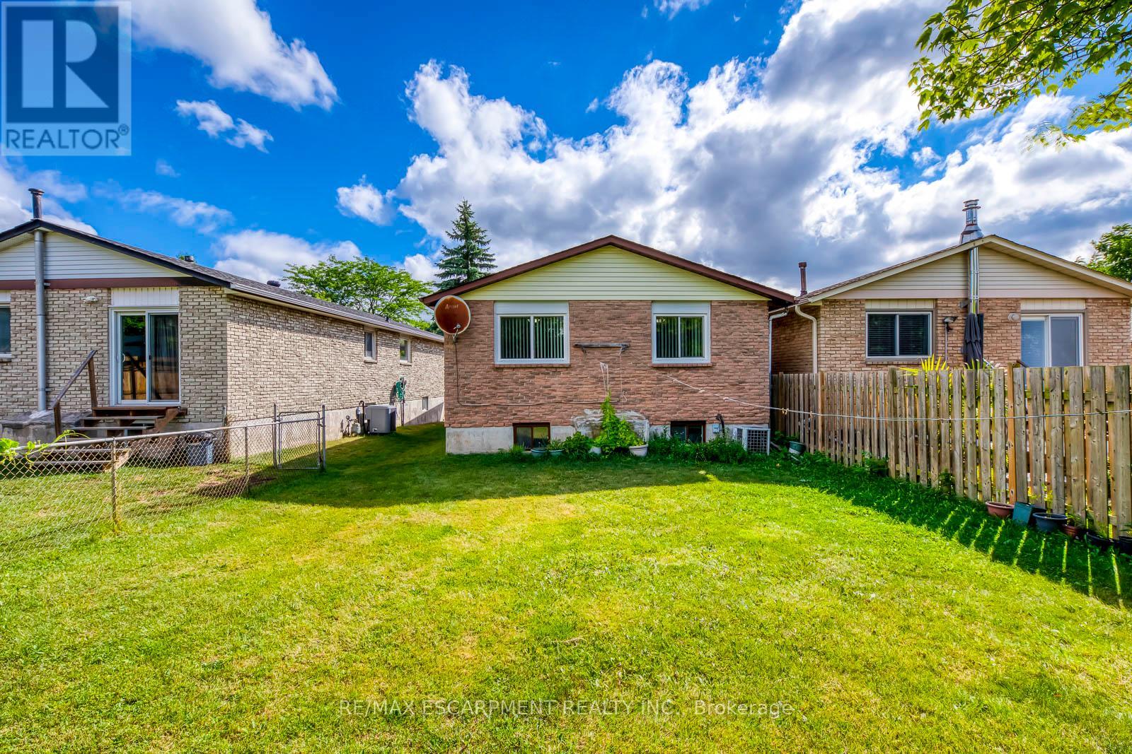Photo 39 of 2309 Malcolm Crescent, Burlington ON
