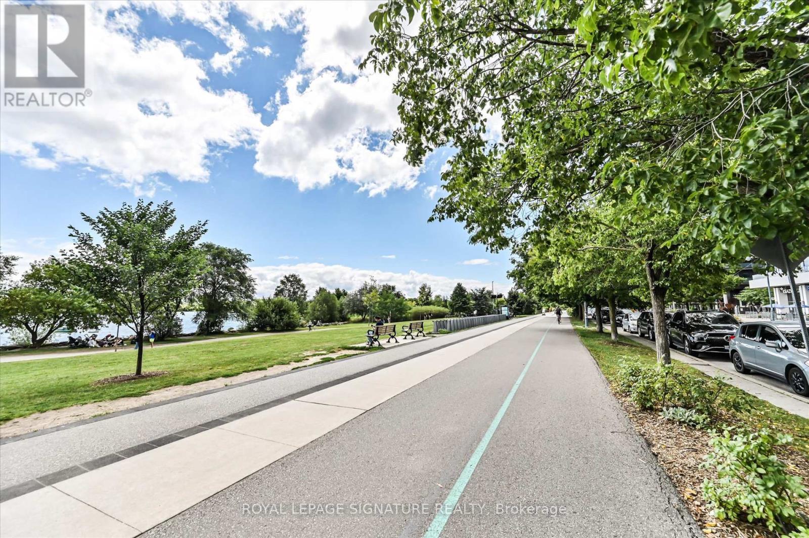 Photo 14 of 3308 38 Annie Craig Drive, Toronto ON