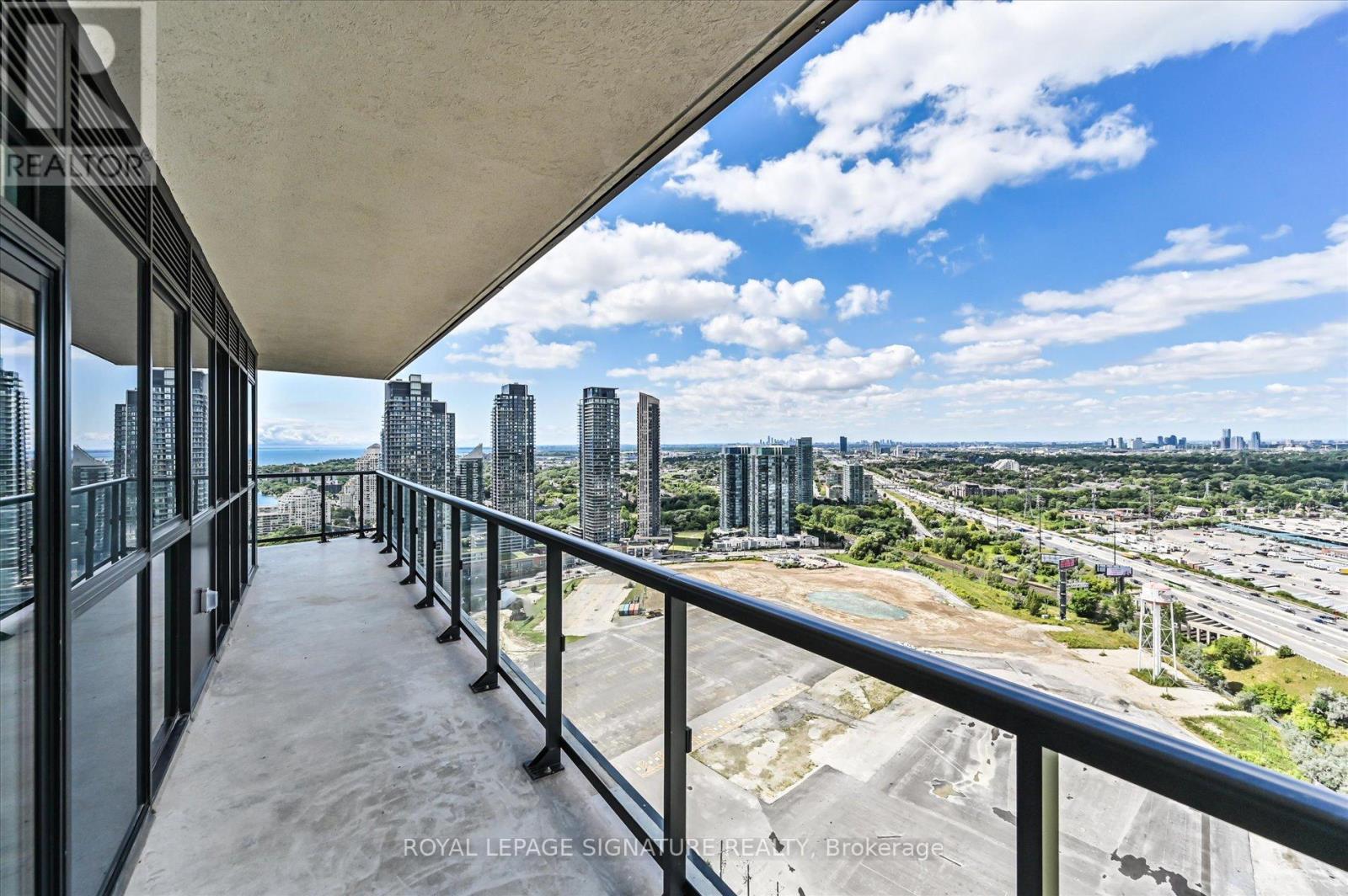 Photo 15 of 3308 38 Annie Craig Drive, Toronto ON