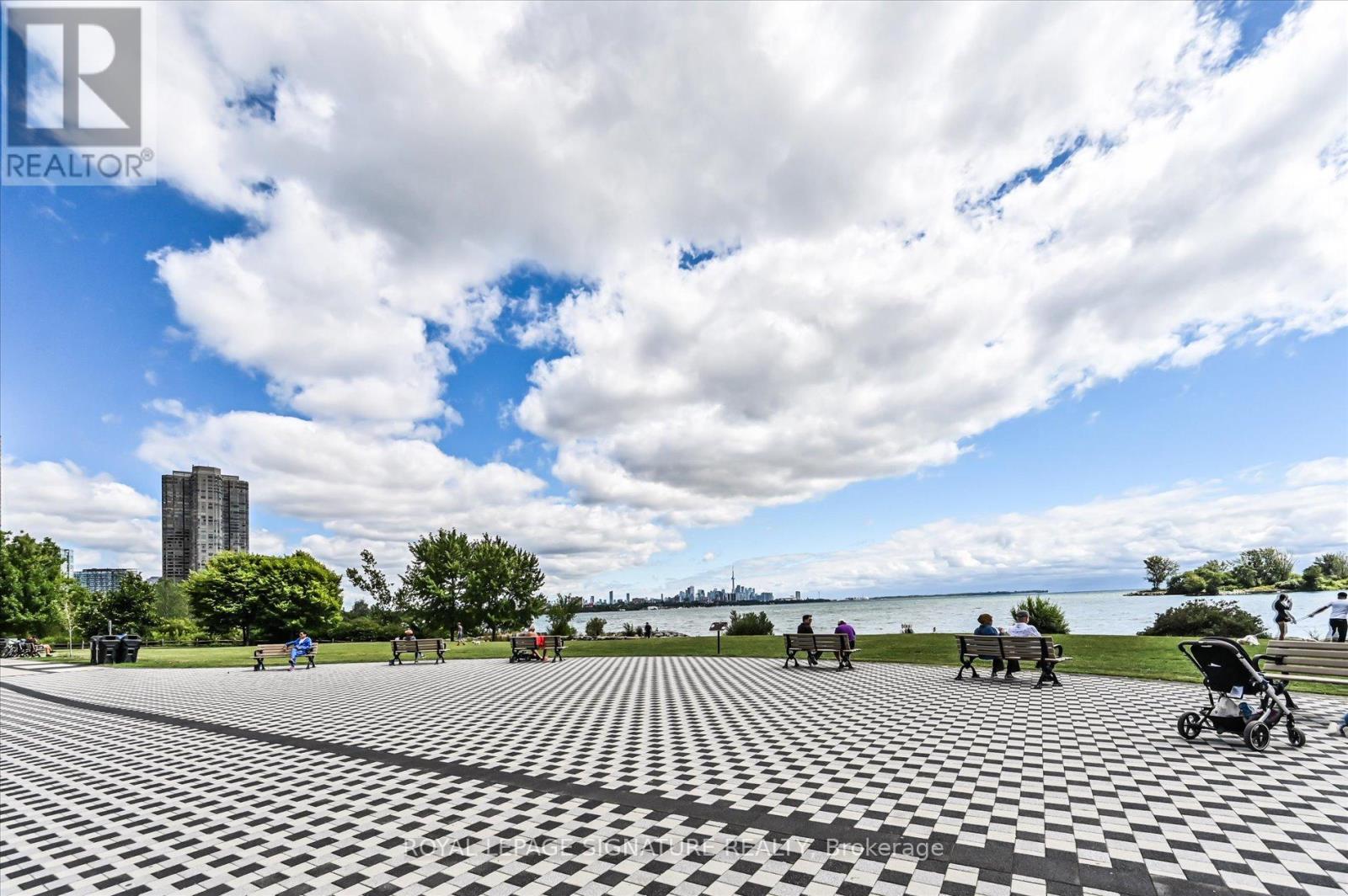 Photo 23 of 3308 38 Annie Craig Drive, Toronto ON